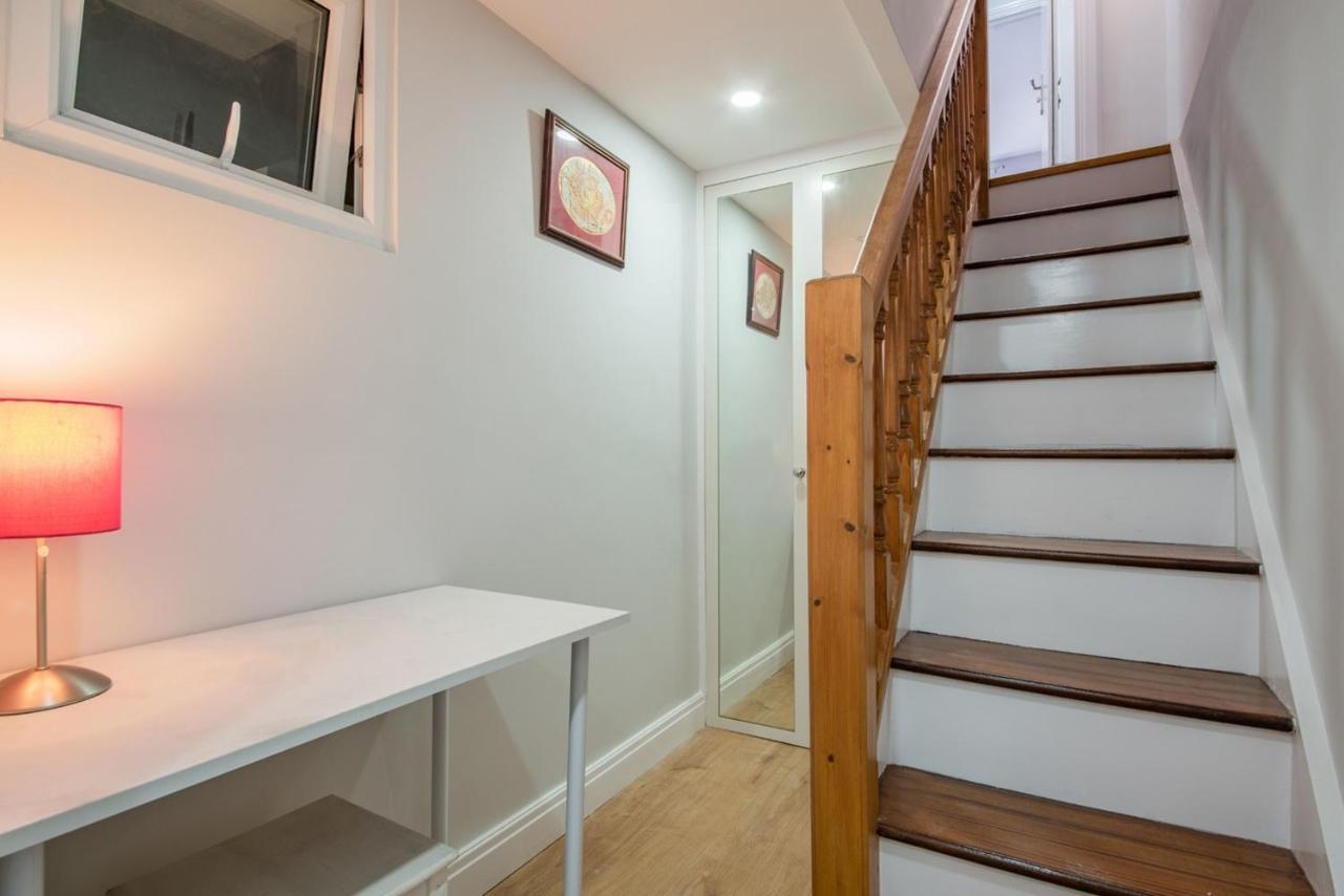 Appartamento Comfortable Flat In Hammersmith Londra Esterno foto